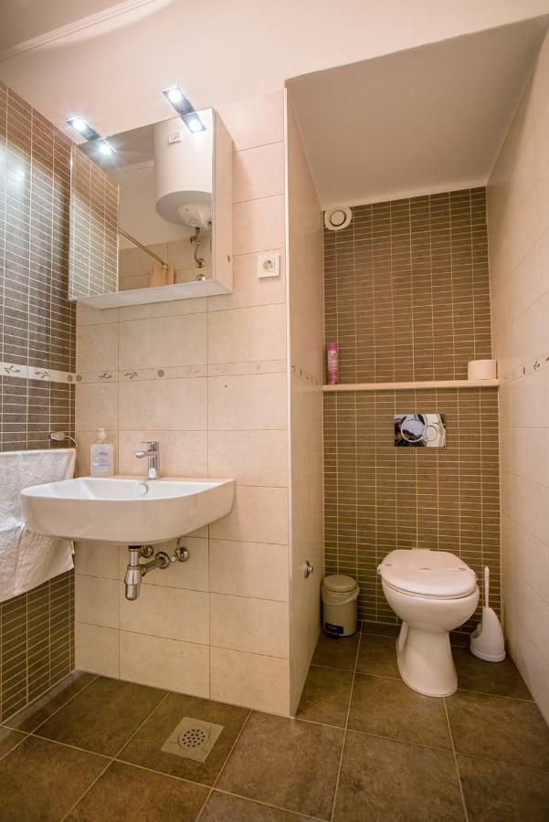 Apartments Dora สปลิท ภายนอก รูปภาพ