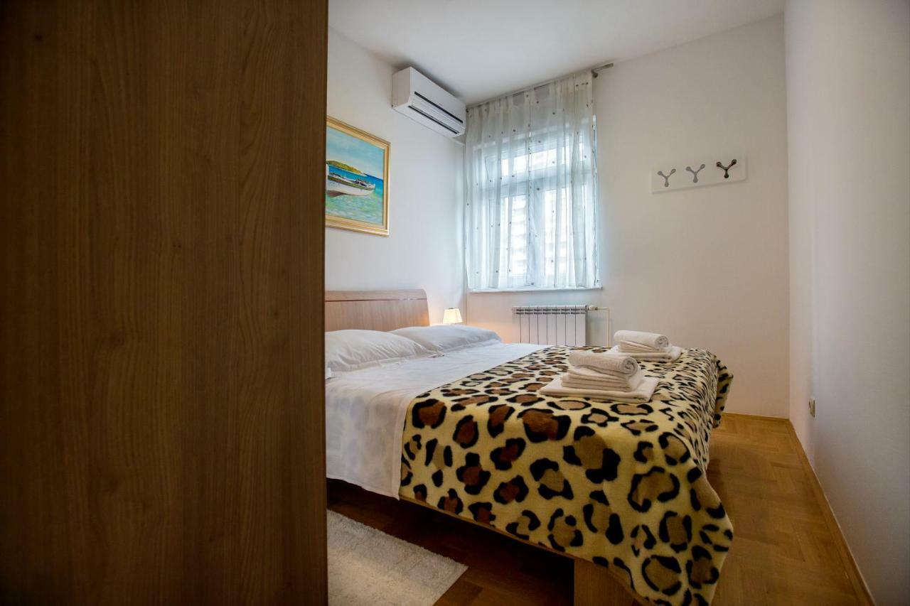 Apartments Dora สปลิท ภายนอก รูปภาพ