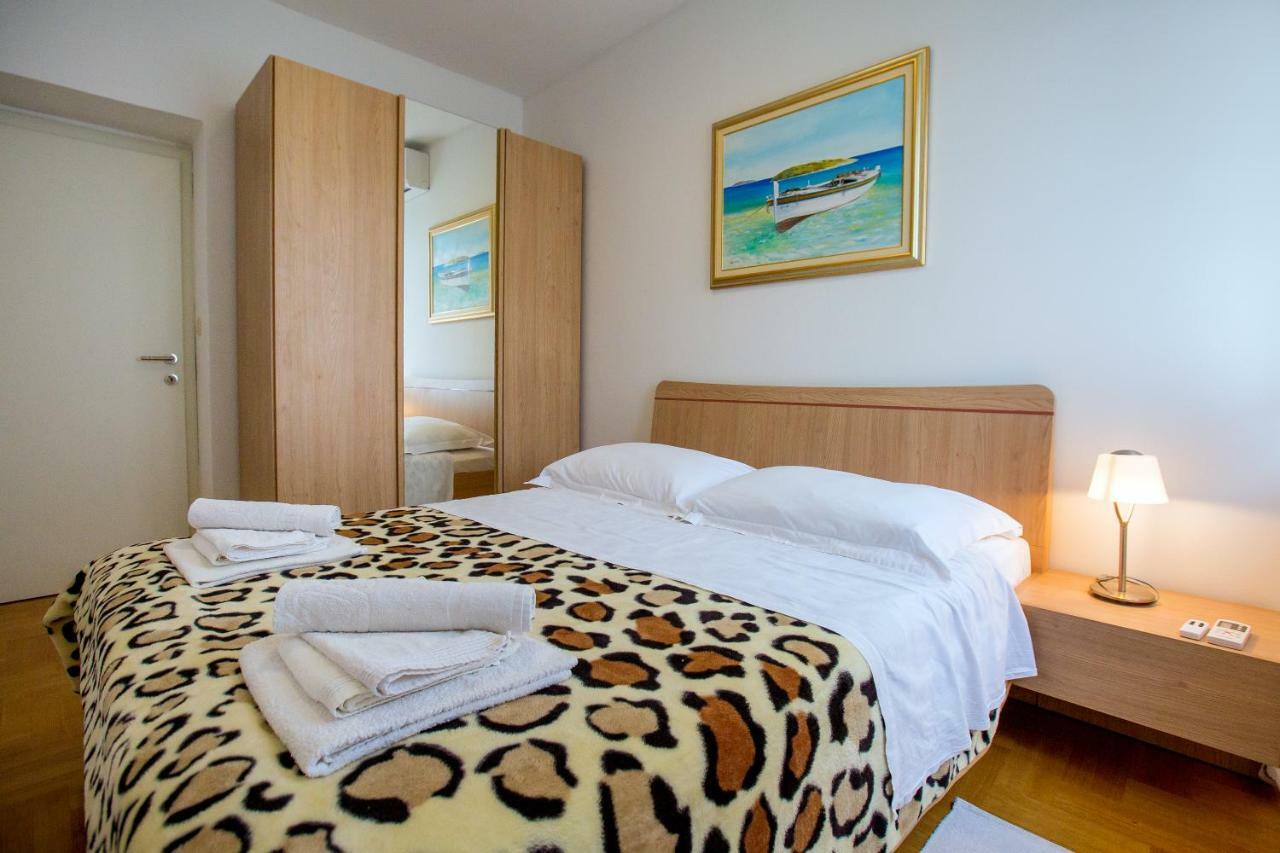 Apartments Dora สปลิท ภายนอก รูปภาพ